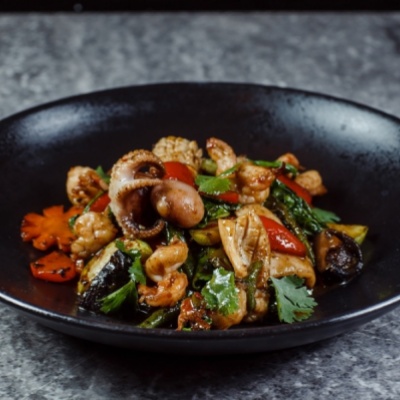 Морепродукты с овощами Wok